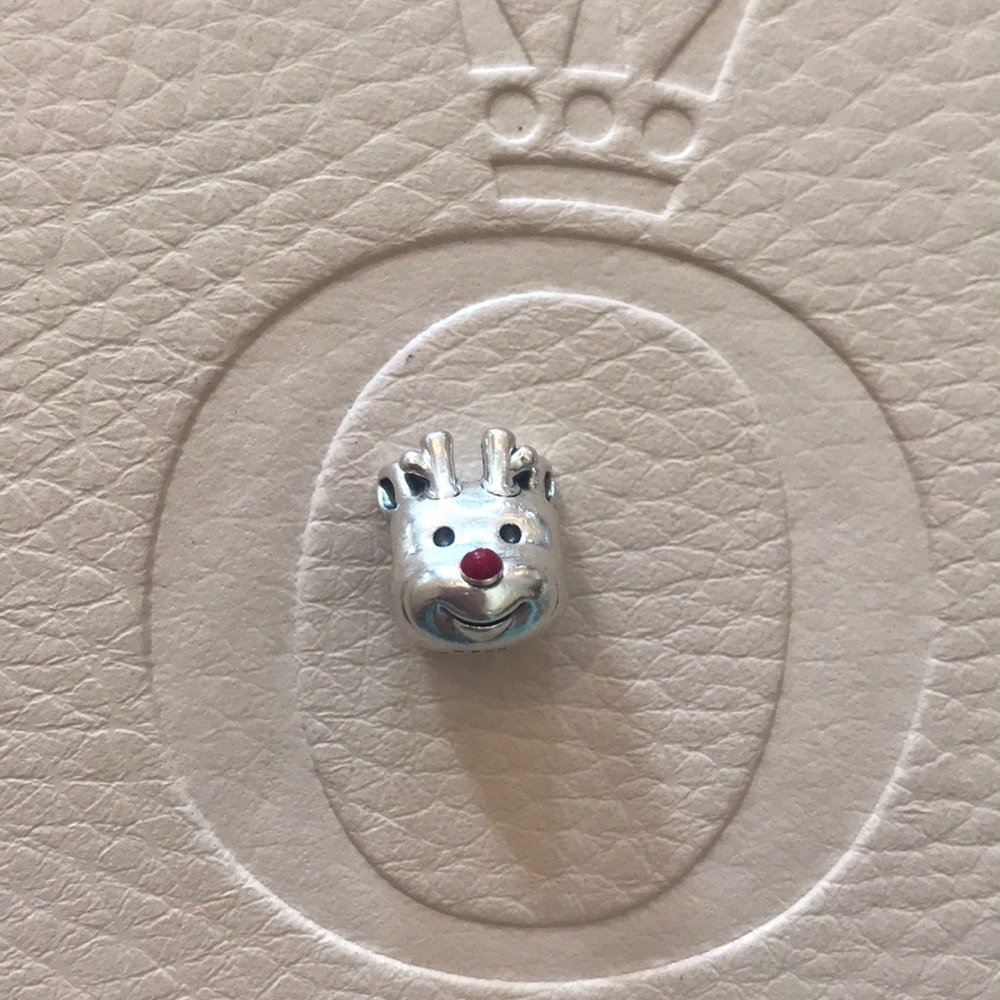 Pandora Rudolf Charm 🦌
